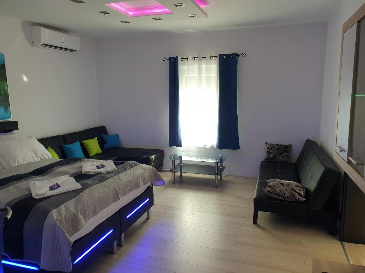 Smaragd Apartman Pecs Ngoại thất bức ảnh