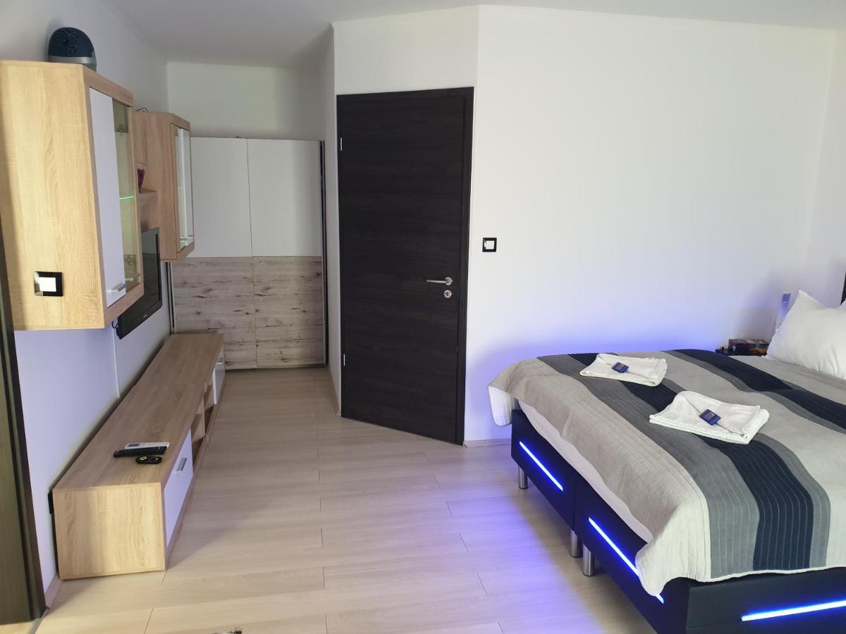 Smaragd Apartman Pecs Ngoại thất bức ảnh
