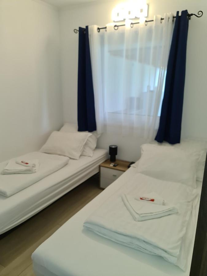 Smaragd Apartman Pecs Ngoại thất bức ảnh