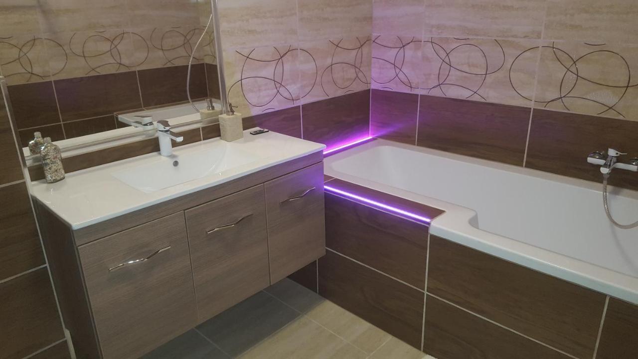 Smaragd Apartman Pecs Ngoại thất bức ảnh