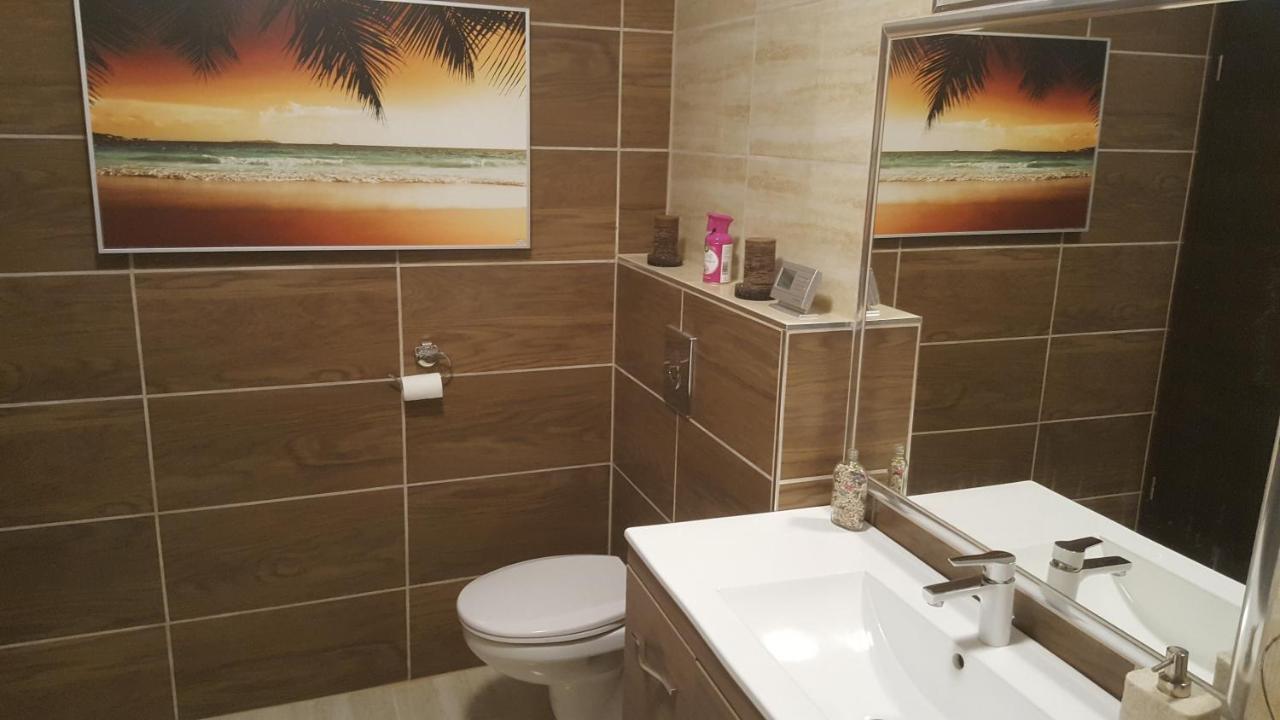 Smaragd Apartman Pecs Ngoại thất bức ảnh